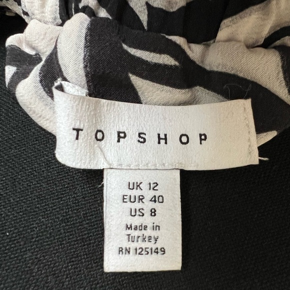 Topshop One Sleeve Off the Shoulder Ruffled Crop Top Size 8 - Picture 5 of 6